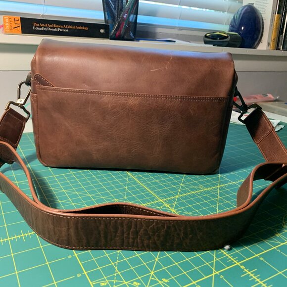 MegaGear Torres Camera Messenger Bag - Picture 7 of 15